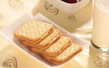 小班有趣的饼干教案7篇