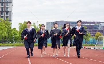 毕业照的小作文通用7篇