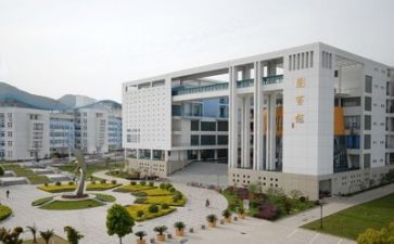 高校教师年度总结最新8篇