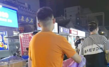逛夜市的作文推荐8篇