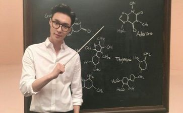 教师个人年度自我总结8篇