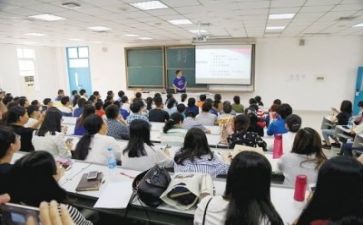 体育教师的自我鉴定最新8篇