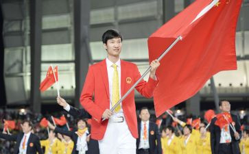 争当护旗手演讲稿8篇