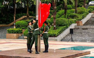 升旗介绍旗手的演讲稿8篇