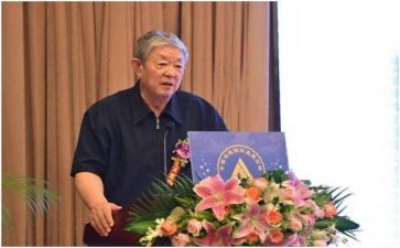 好校长事迹推荐8篇