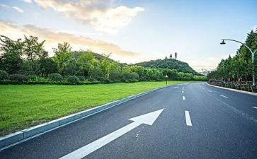 《在路上》700字作文7篇